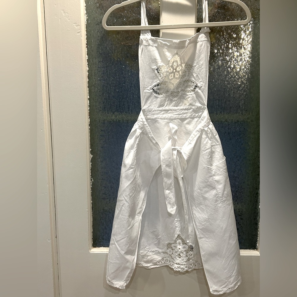 Vintage 100% cotton bib apron